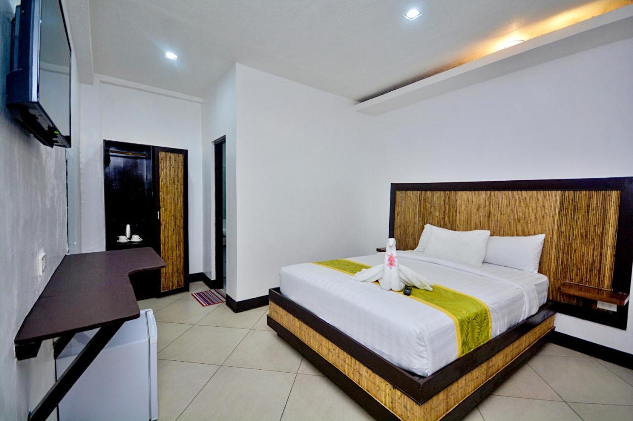 Bamboo Beach Resort & Restaurant Manoc-Manoc Εξωτερικό φωτογραφία