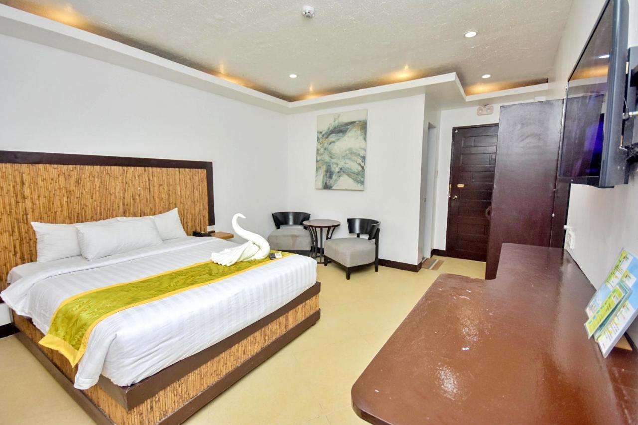 Bamboo Beach Resort & Restaurant Manoc-Manoc Εξωτερικό φωτογραφία