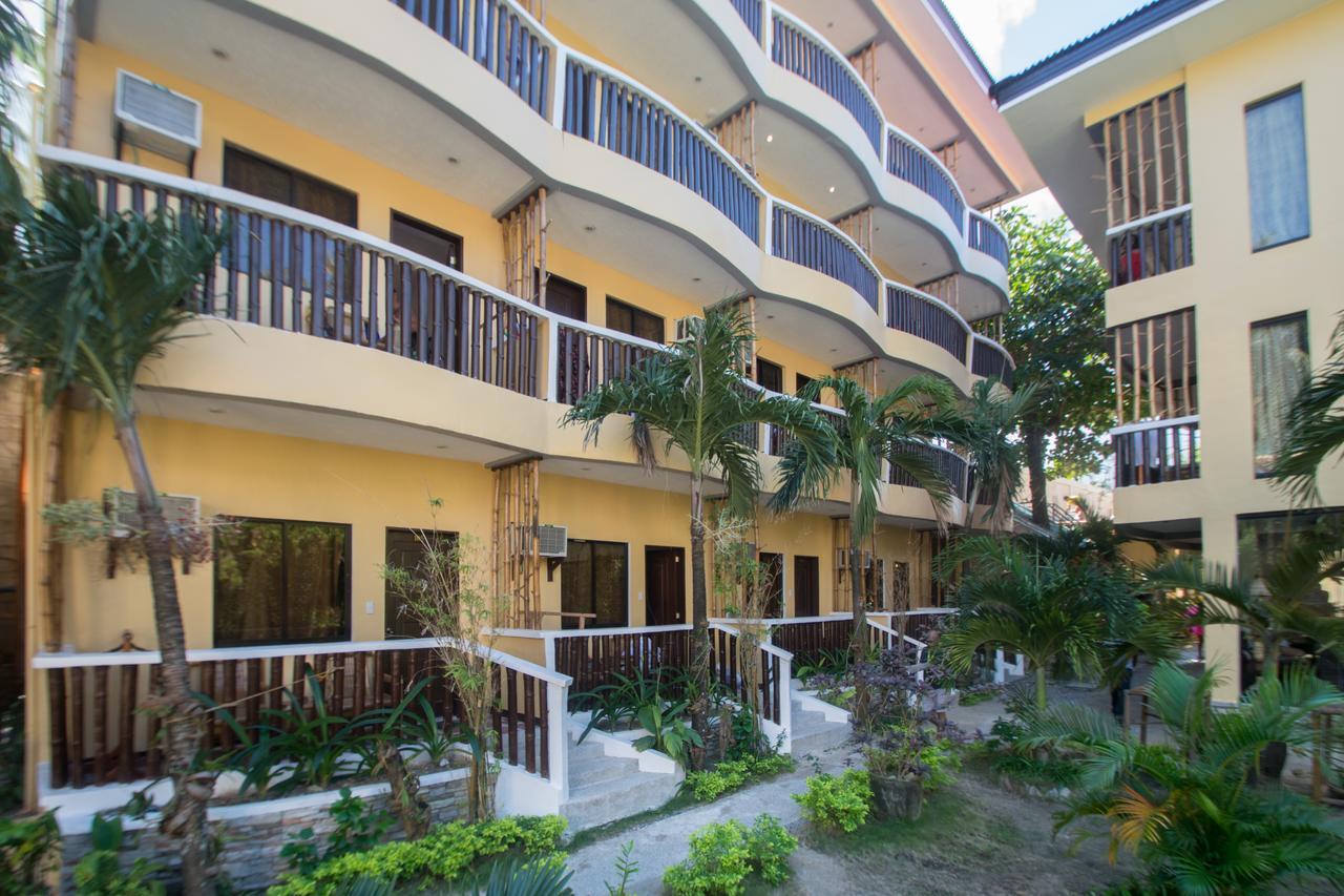 Bamboo Beach Resort & Restaurant Manoc-Manoc Εξωτερικό φωτογραφία