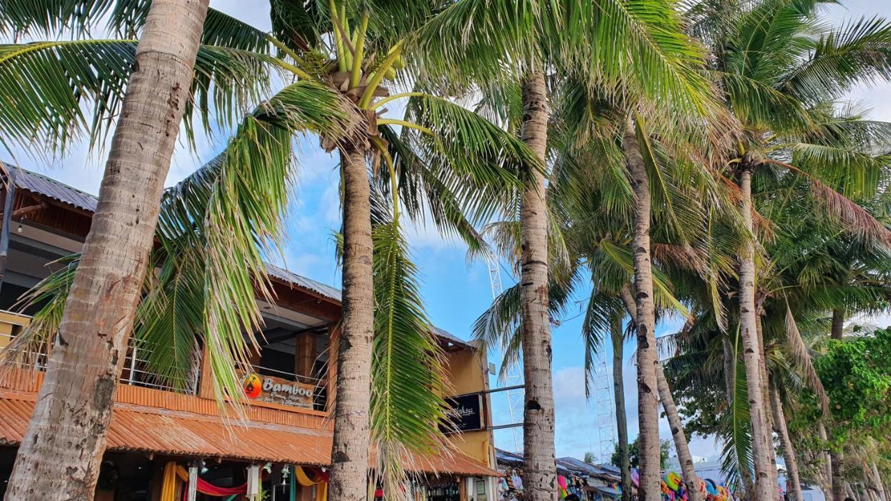 Bamboo Beach Resort & Restaurant Manoc-Manoc Εξωτερικό φωτογραφία